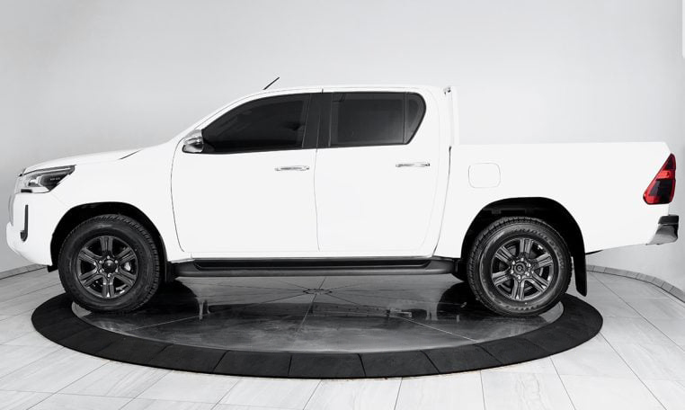Get Go Charter Toyota Hilux 2023 (8)